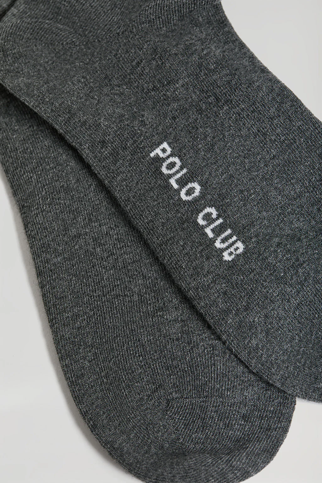 Pack de tres pares de calcetines gris oscuro con logo Rigby Go - Image 5