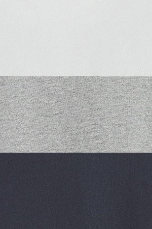 Pack hombre de tres camisetas en azul marino, blanco y gris vigoré con cuello redondo y bordado Rigby Go - Image 13