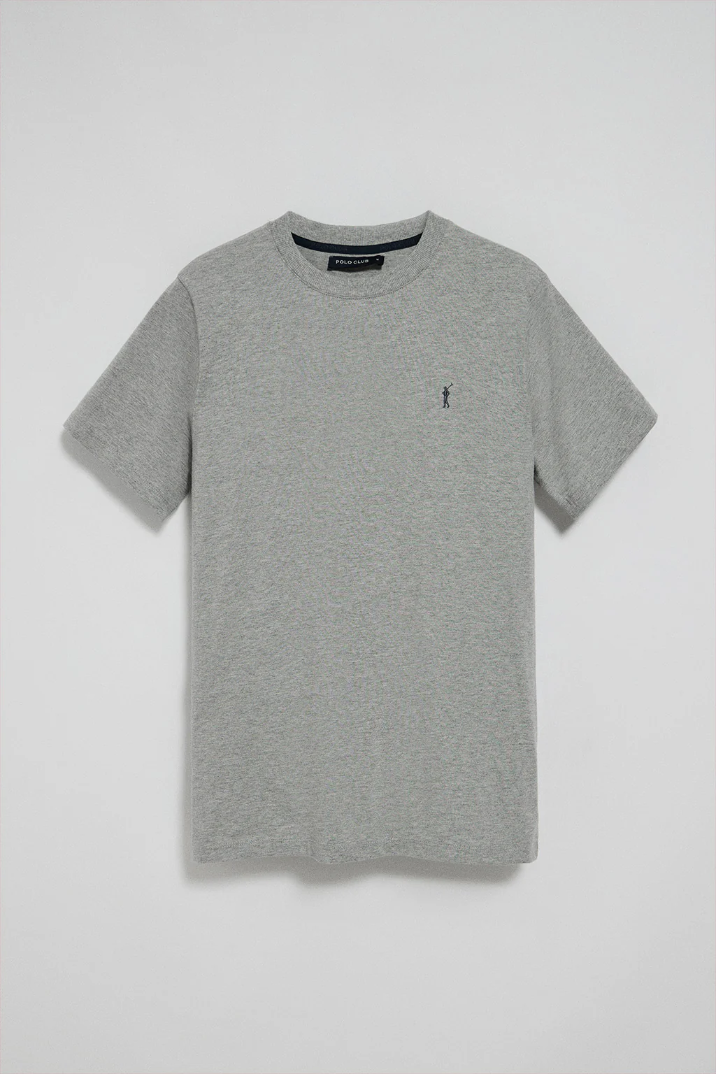 Pack de tres camisetas de manga corta azul marino, blanca y gris vigoré con logo Rigby Go - Image 11