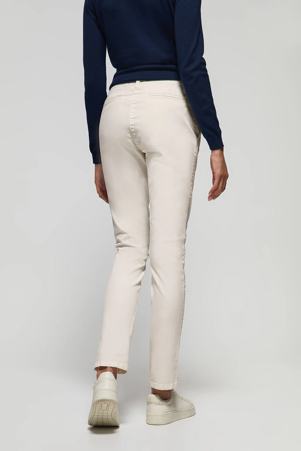 Pantalón chino Slim fit ecru con detalle Polo Club - Image 4