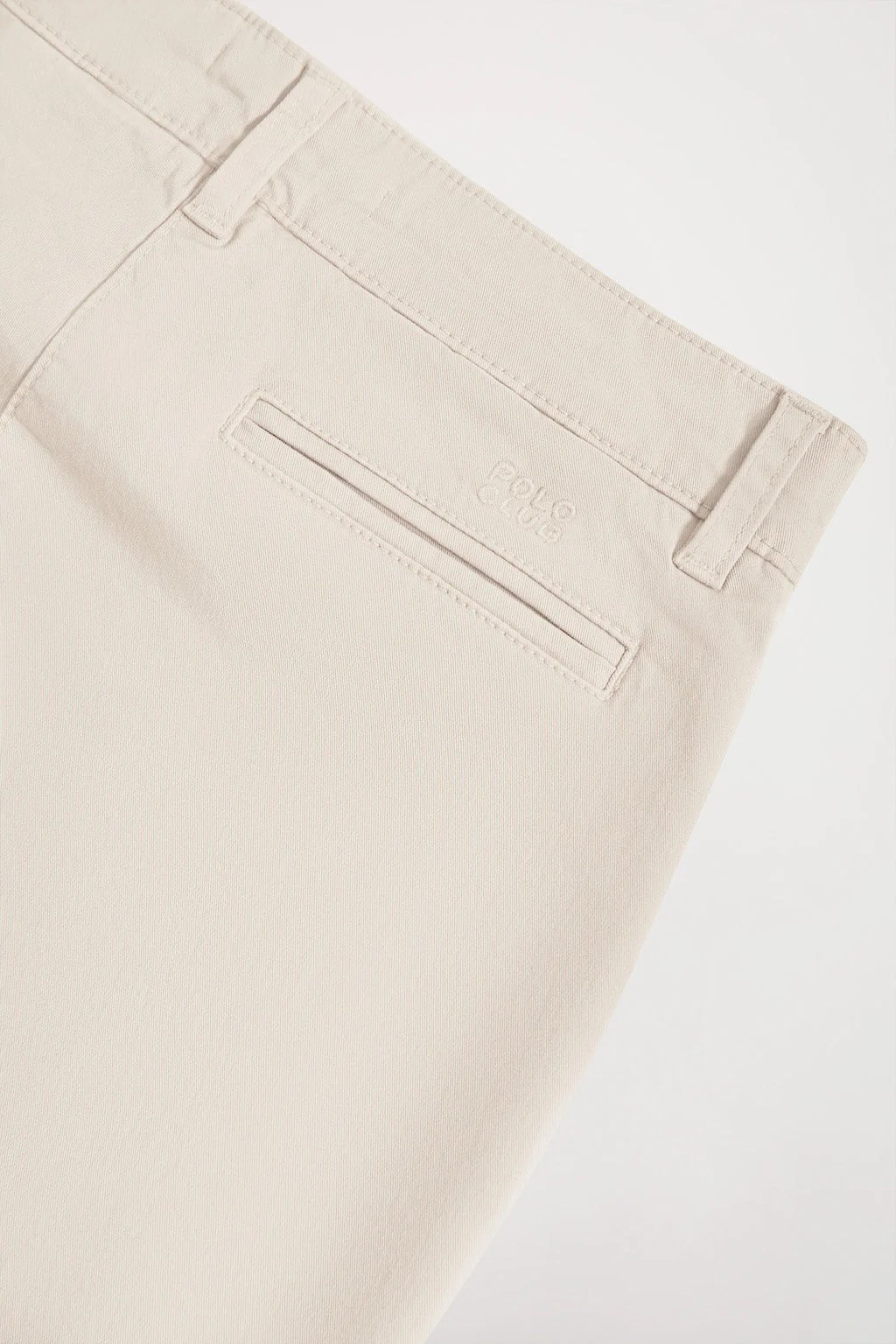 Pantalón chino Slim fit ecru con detalle Polo Club - Image 7