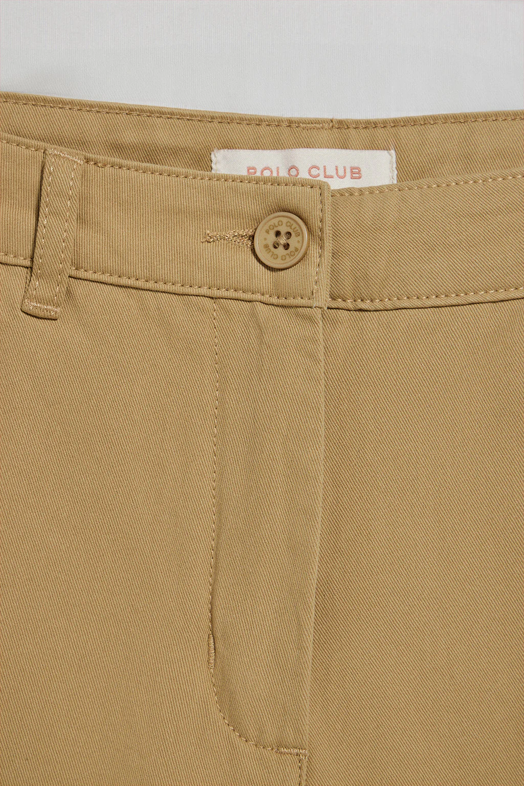 Pantalón chino May color arena con bordado en bolsillo minimal Polo Club - Image 7
