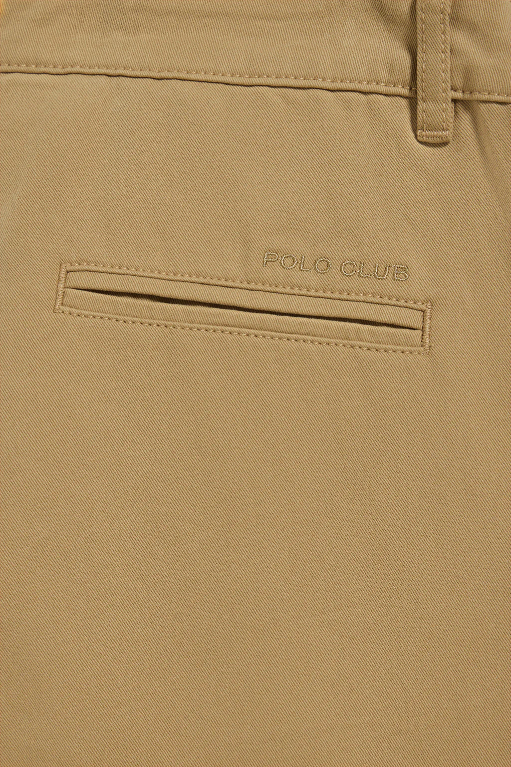 Pantalón chino May color arena con bordado en bolsillo minimal Polo Club - Image 8