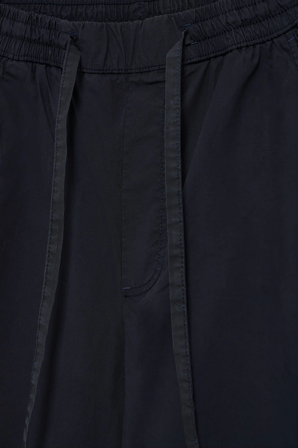 Pantalón Sunset de cintura elástica en azul marino - Image 7