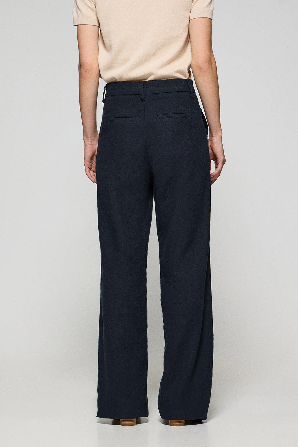 Pantalón Tamara de lino y algodón azul marino con detalles bordados Polo Club - Image 5