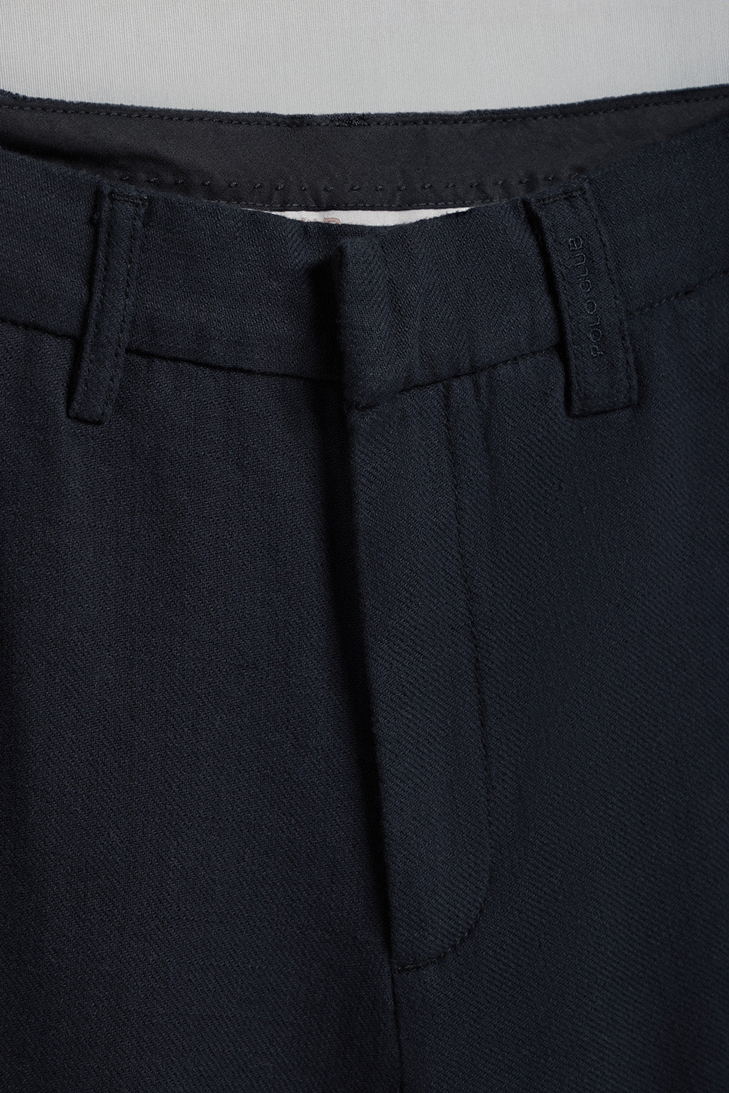 Pantalón Tamara de lino y algodón azul marino con detalles bordados Polo Club - Image 7