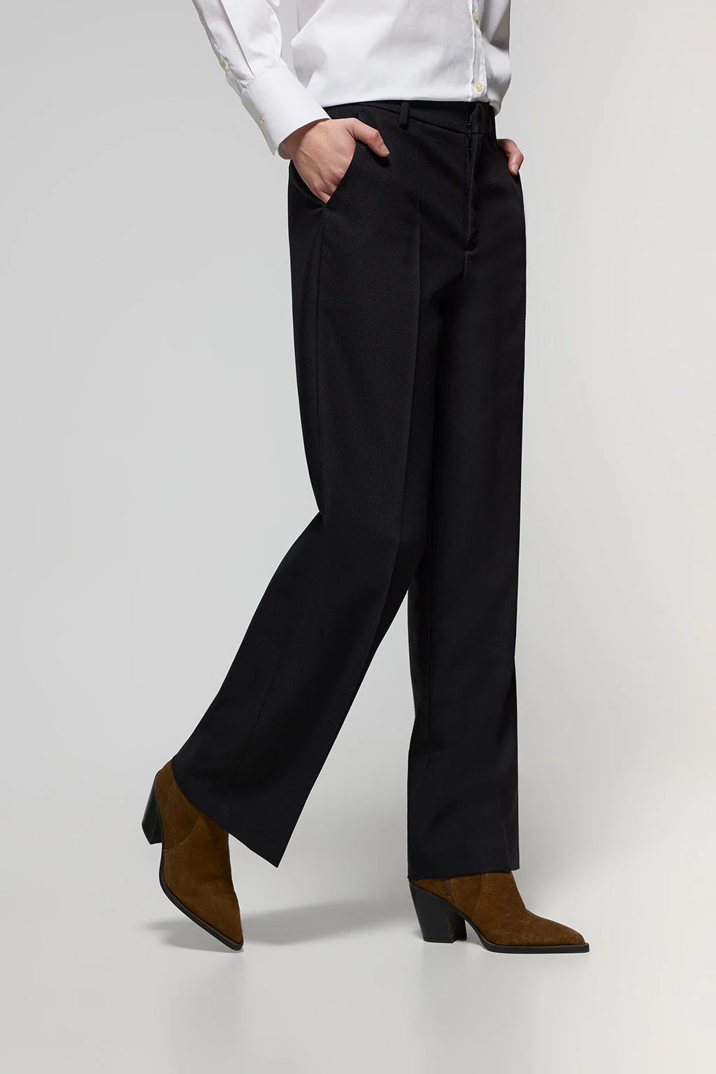 Pantalón ancho de vestir negro con detalles Polo Club - Image 3