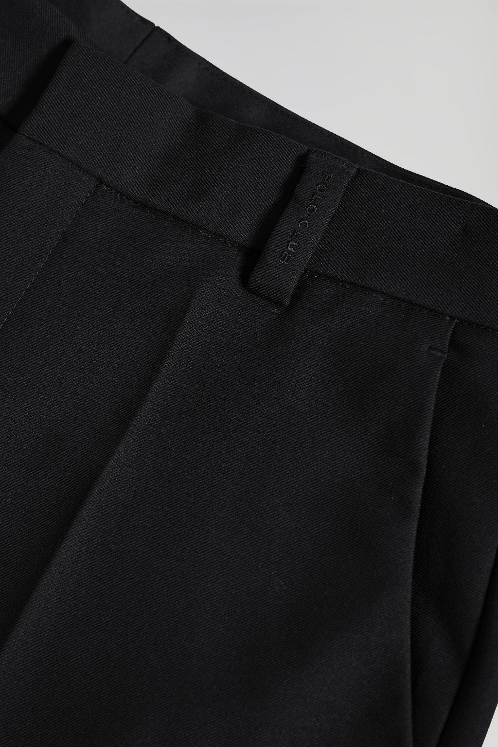 Pantalón ancho de vestir negro con detalles Polo Club - Image 7