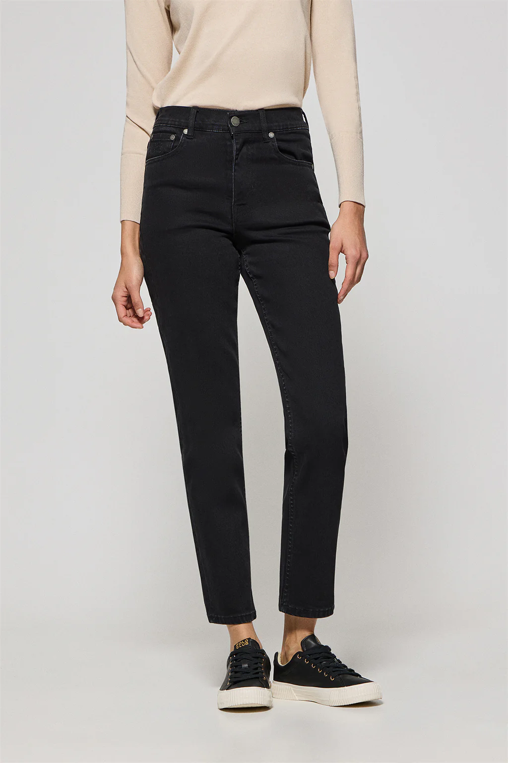 Pantalón vaquero Telma negro con detalles Polo Club - Image 2