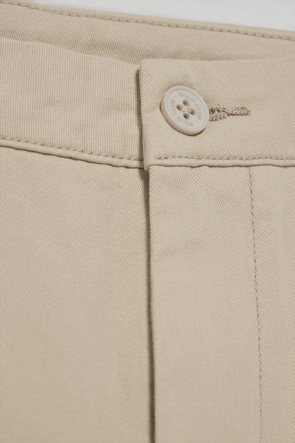Pantalón chino Vanya color beige con bordado Polo Club - Image 7