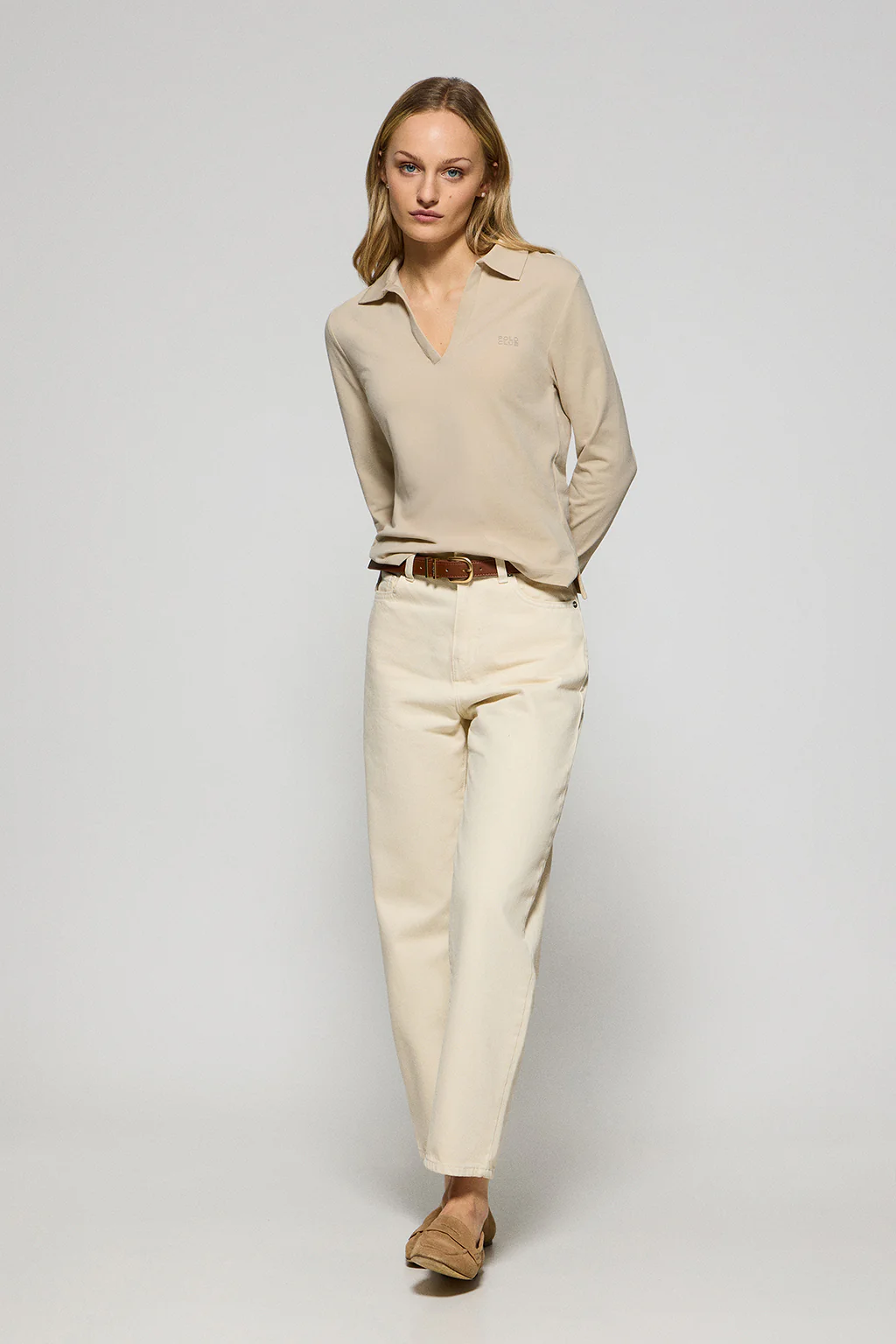 Polo Pia beige sin botones con logo Polo Club engomado - Image 3