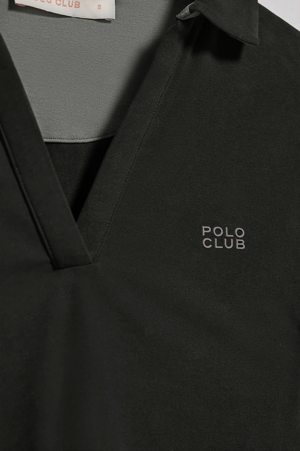 Polo Pia negro sin botones con logo Polo Club engomado - Image 7
