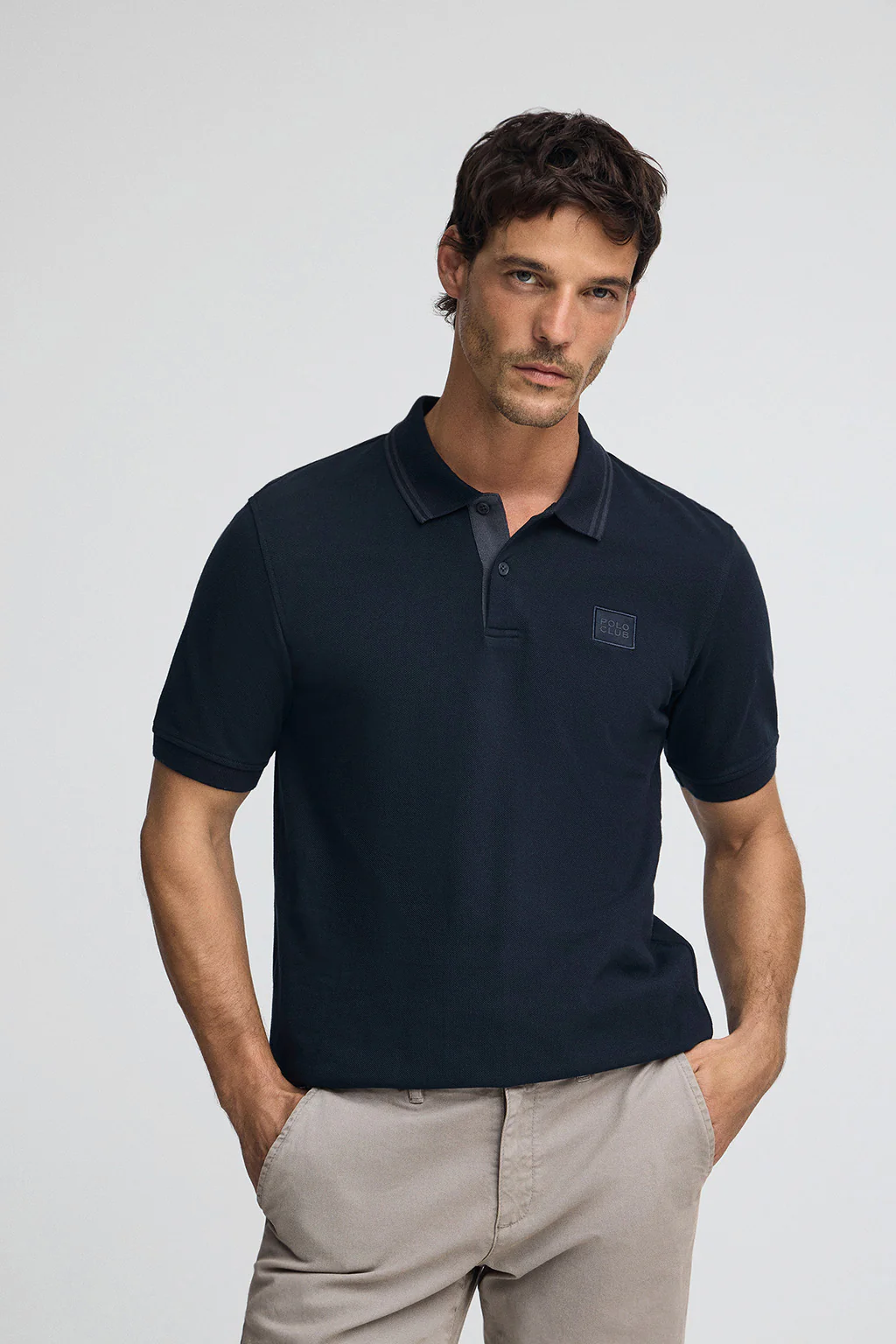 Polo azul marino de piqué con parche Polo Club - Image 2