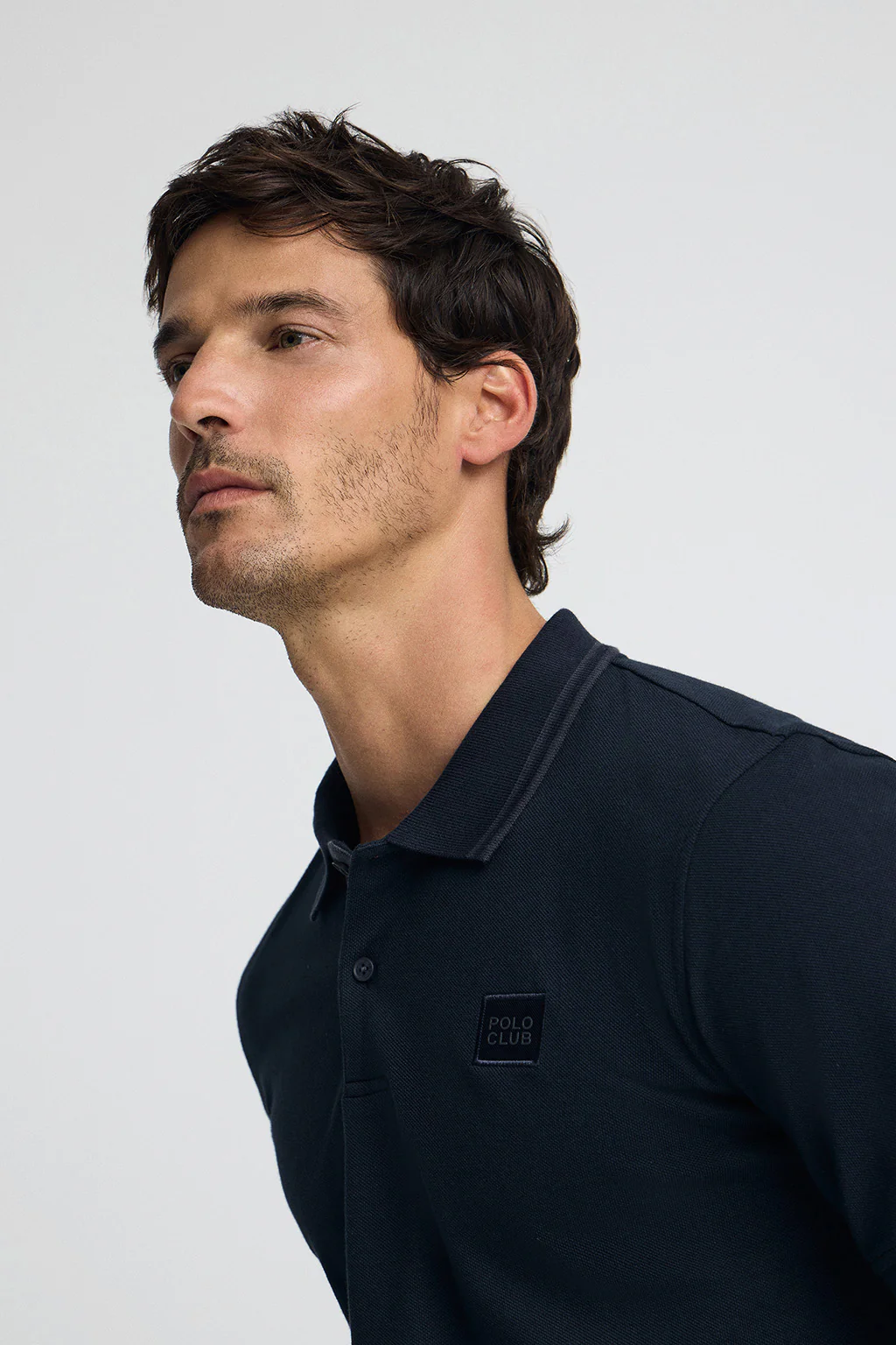 Polo azul marino de piqué con parche Polo Club - Image 3