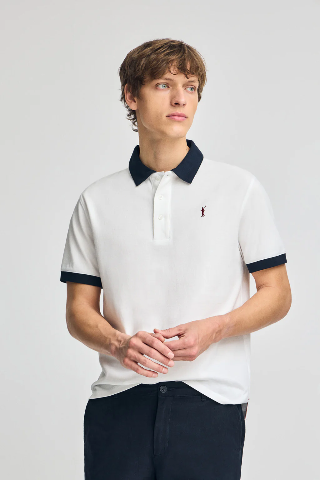 Polo blanco Dareh de manga corta y bordado Rigby Go