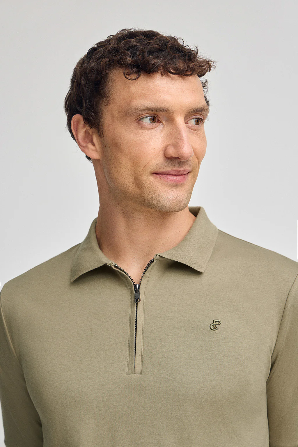 Polo verde claro Esko con cremallera y monograma bordado - Image 3