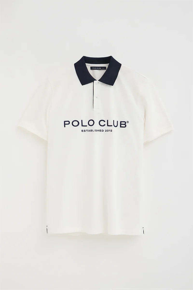 Polo color crudo con cuello y logo en contraste Established 2012 Polo Club - Image 9