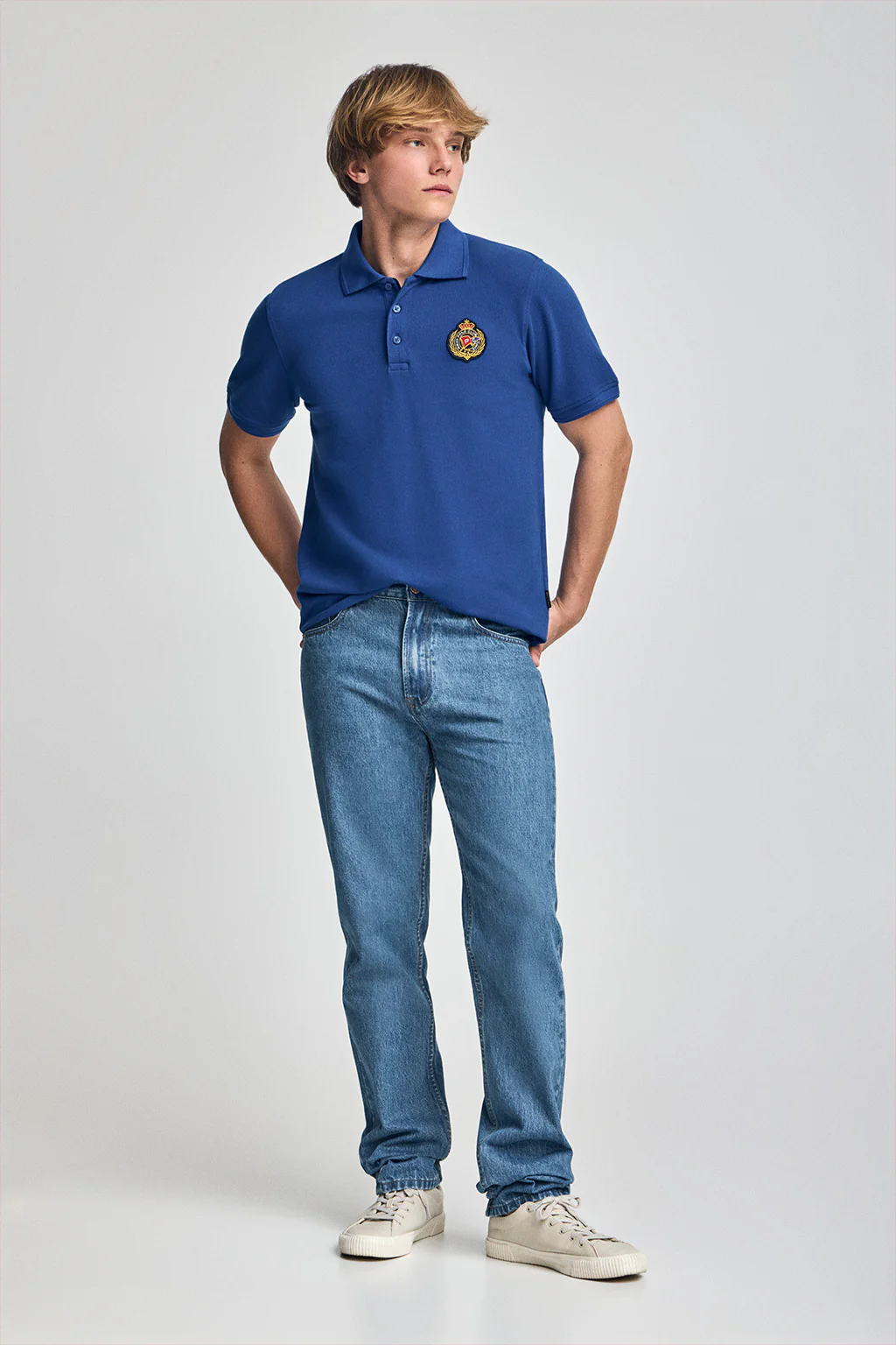 Polo Nautic azul royal con detalle de parche naútico en el pecho - Image 4