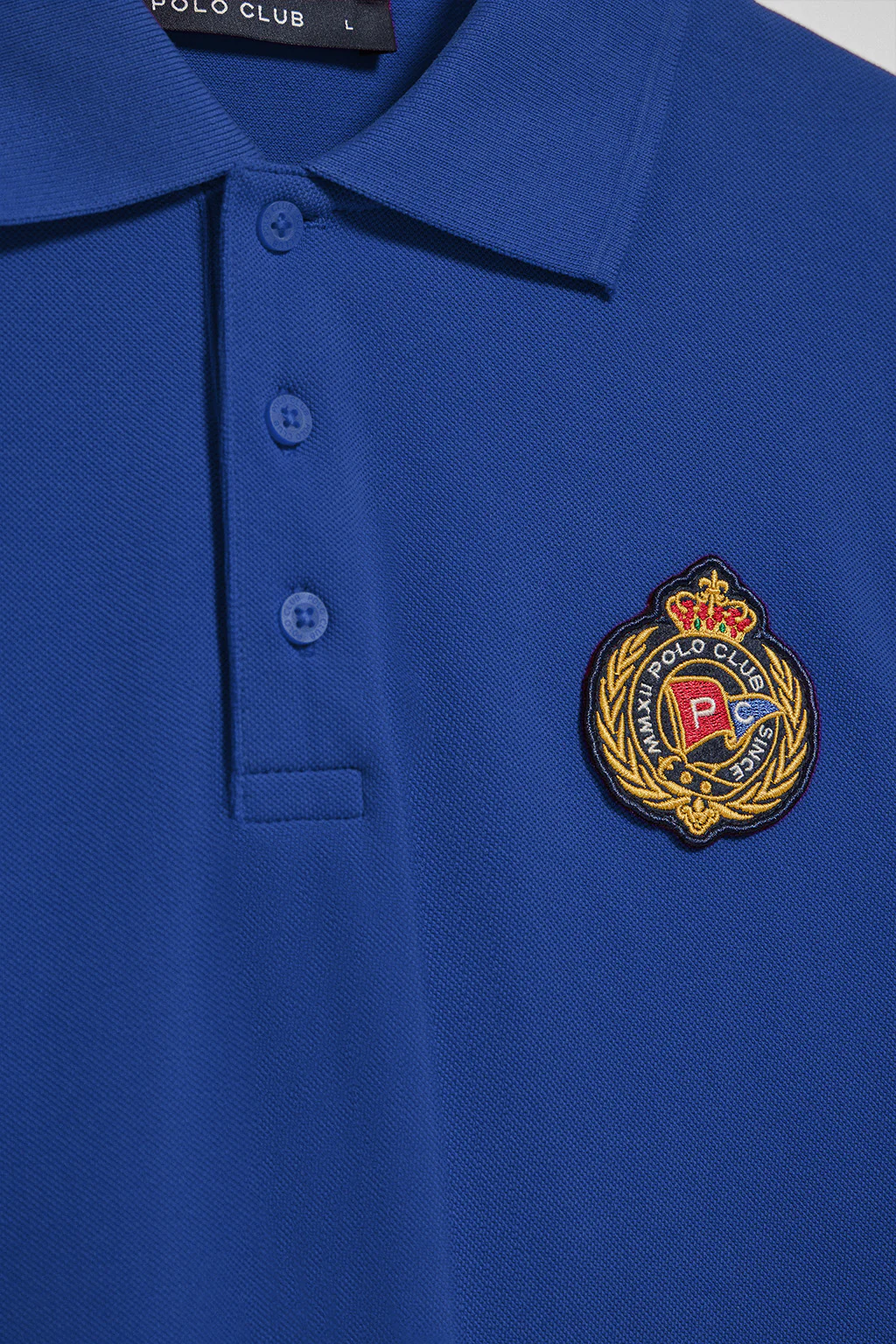 Polo Nautic azul royal con detalle de parche naútico en el pecho - Image 9