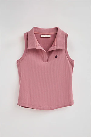 Polo rosa empolvado sin mangas con monograma bordado - Image 2