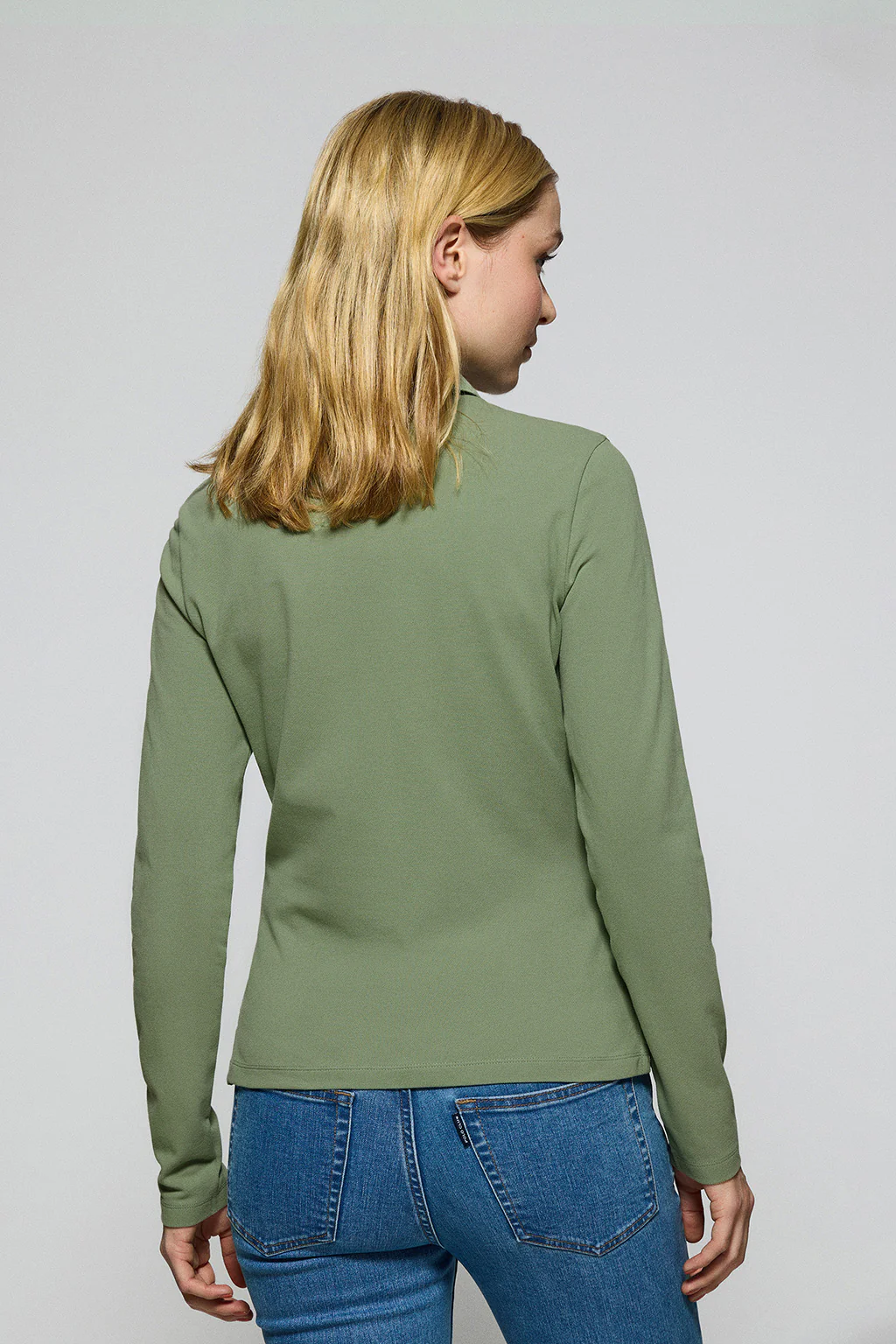 Polo Priyanka verde jade de cinco botones con bordado Rigby Go - Image 4