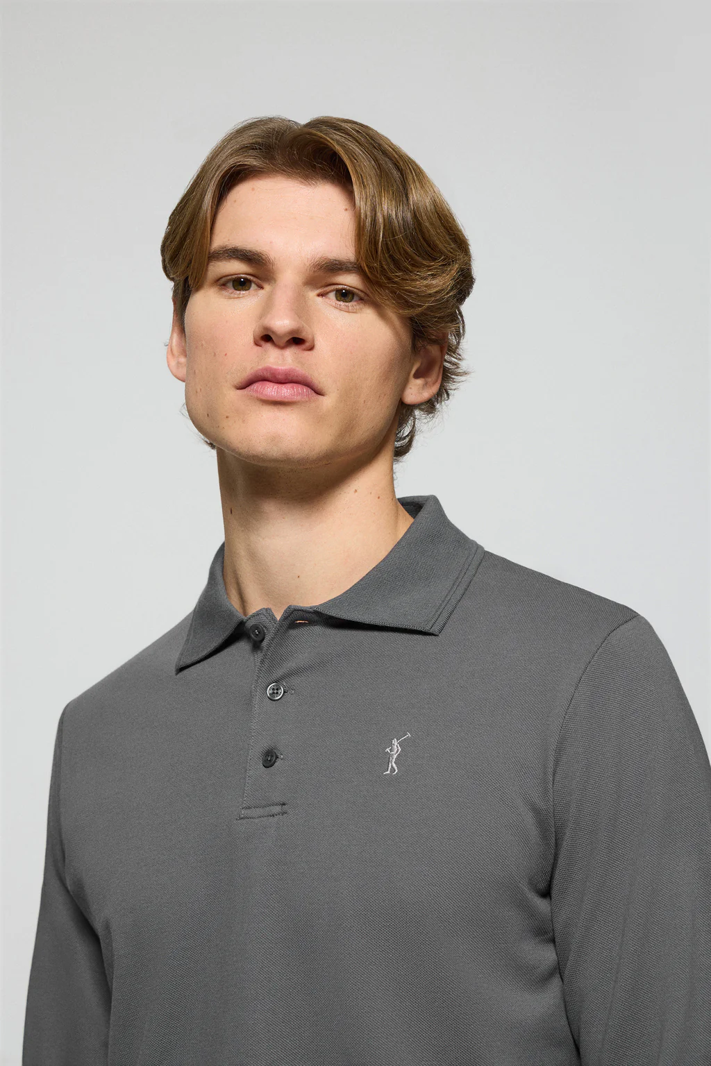 Polo de manga larga de tres botones en gris asfalto con logo Rigby Go - Image 2
