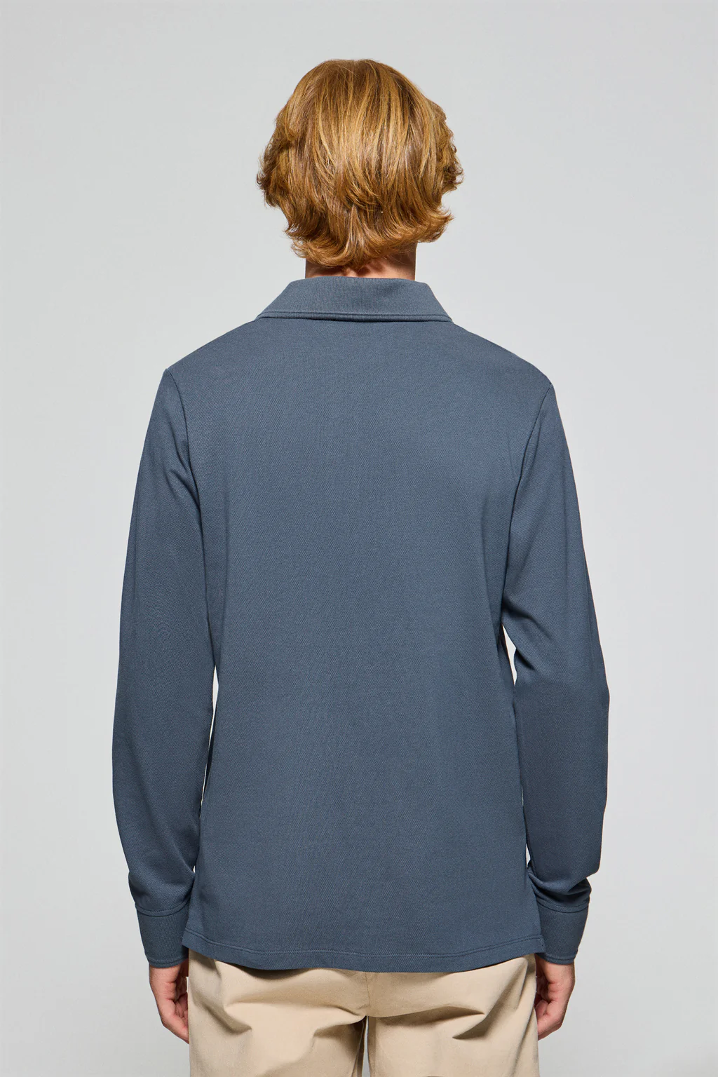 Polo de manga larga de tres botones en azul denim con logo Rigby Go - Image 4