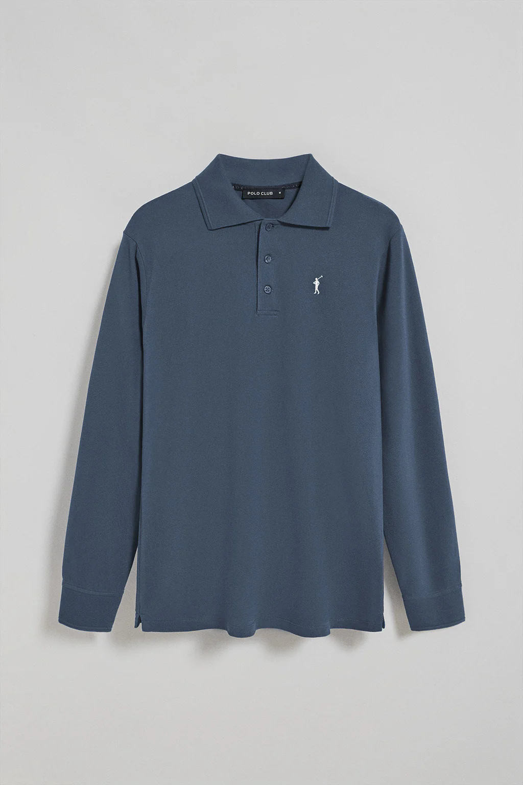 Polo de manga larga de tres botones en azul denim con logo Rigby Go - Image 5