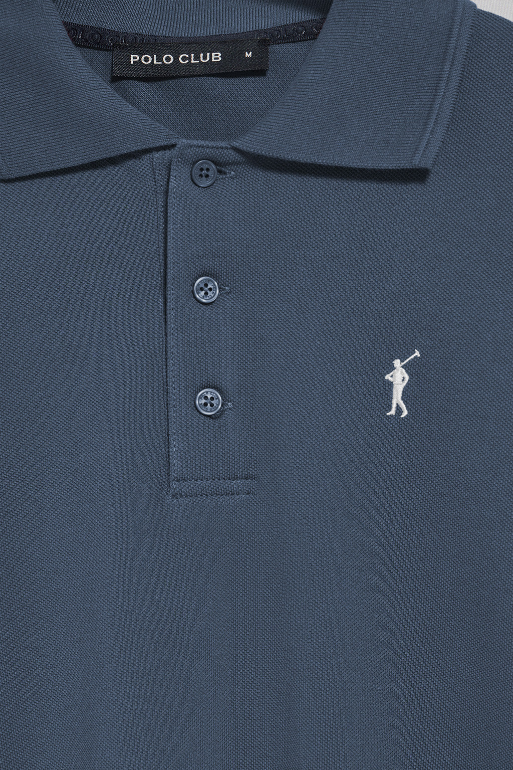 Polo de manga larga de tres botones en azul denim con logo Rigby Go - Image 6