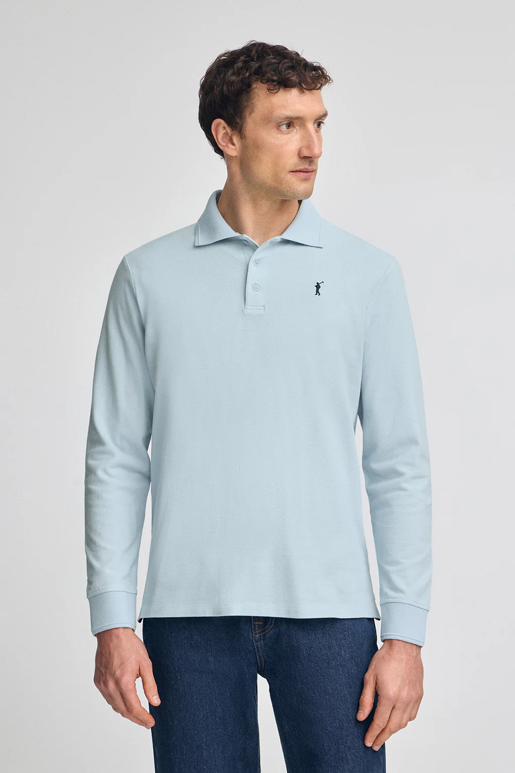 Polo azul claro de manga larga de tres botones y bordado Rigby Go