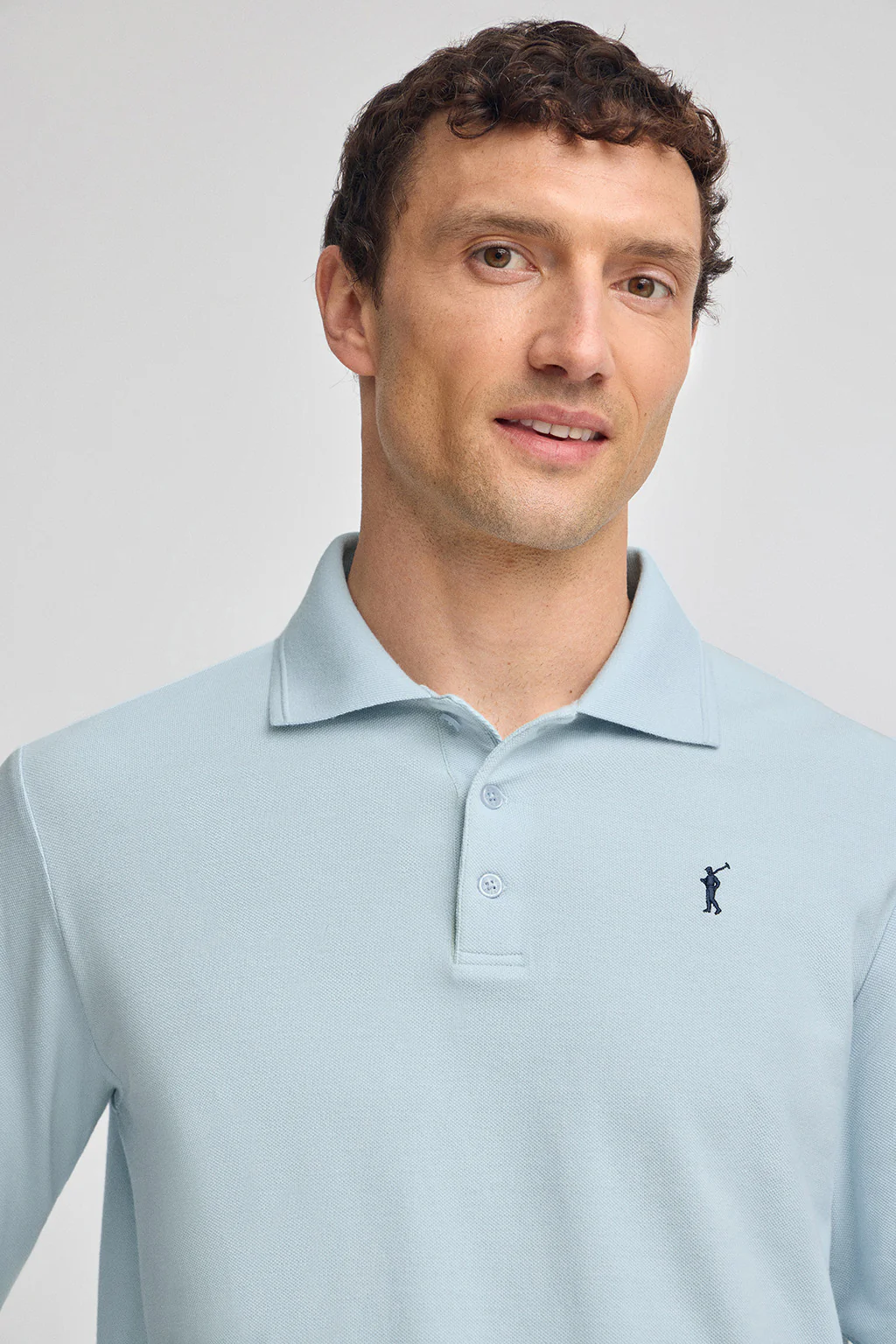 Polo azul claro de manga larga de tres botones y bordado Rigby Go - Image 2