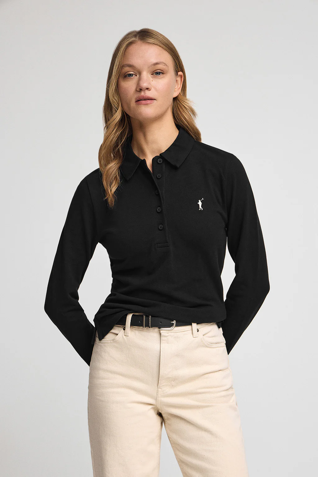 Polo negro de manga larga y cuello de cinco botones con bordado Rigby Go
