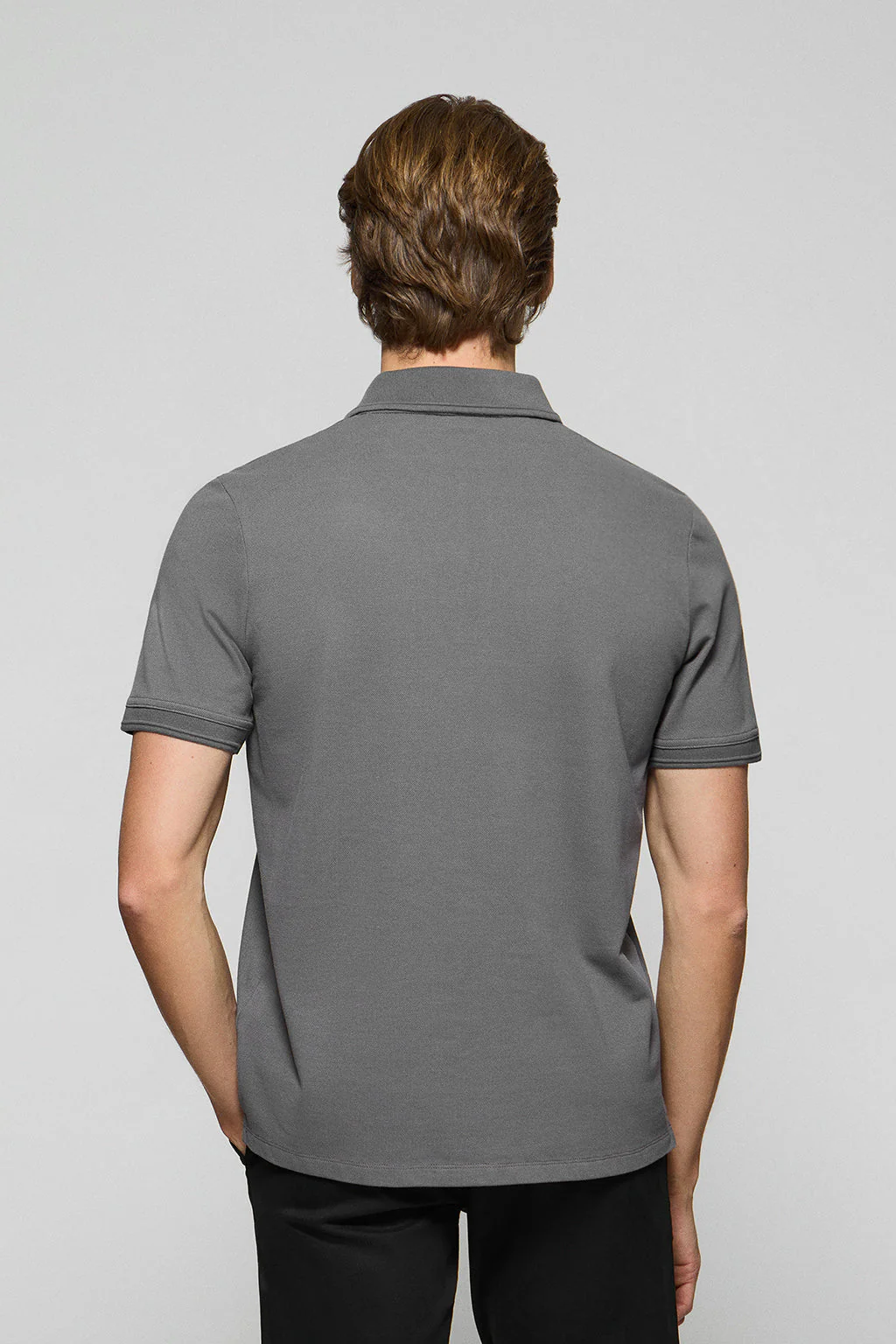 Polo de tres botones gris asfalto con logo bordado Rigby Go - Image 4
