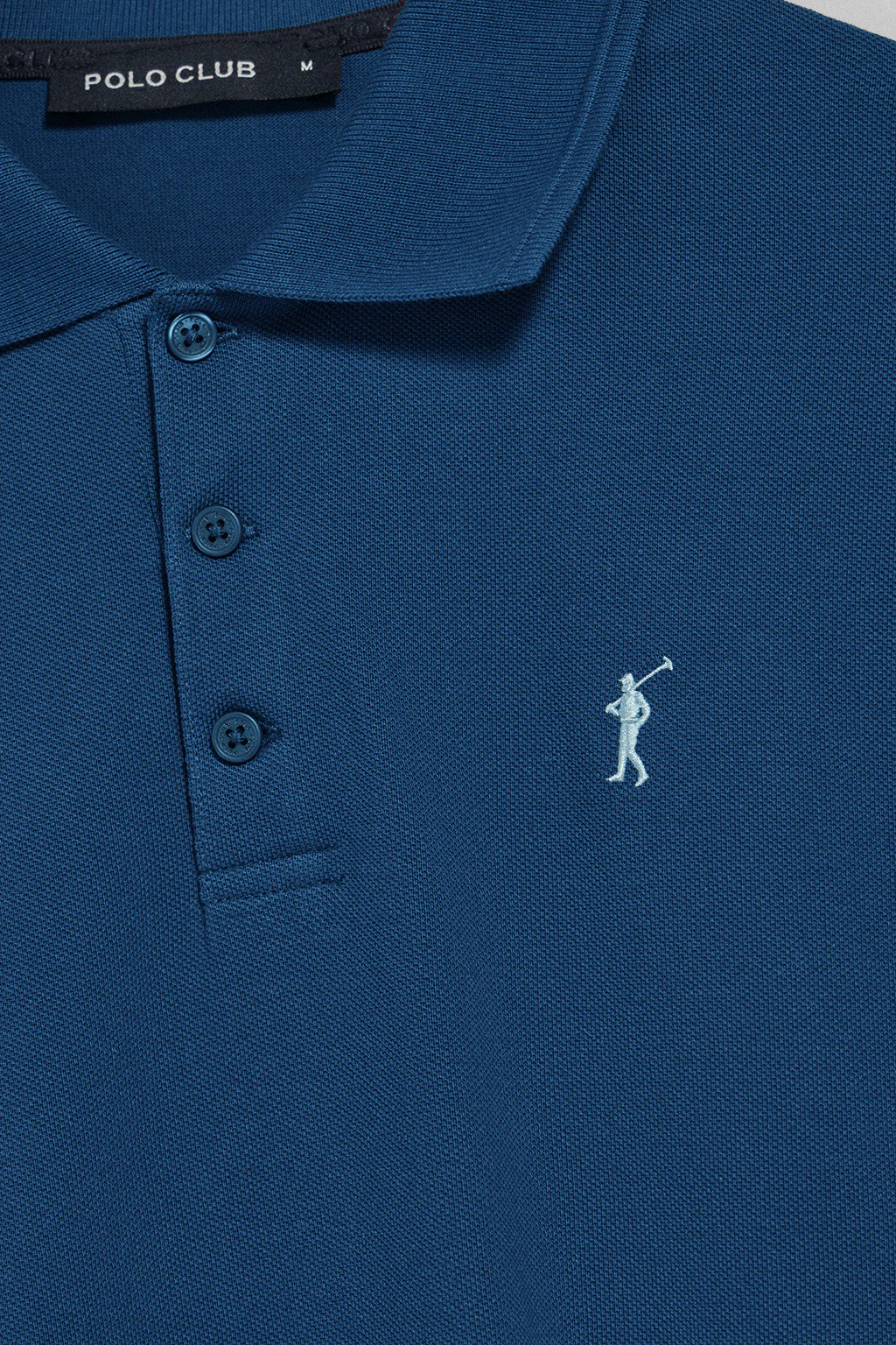 Polo de tres botones azul índigo con logo bordado Rigby Go - Image 6
