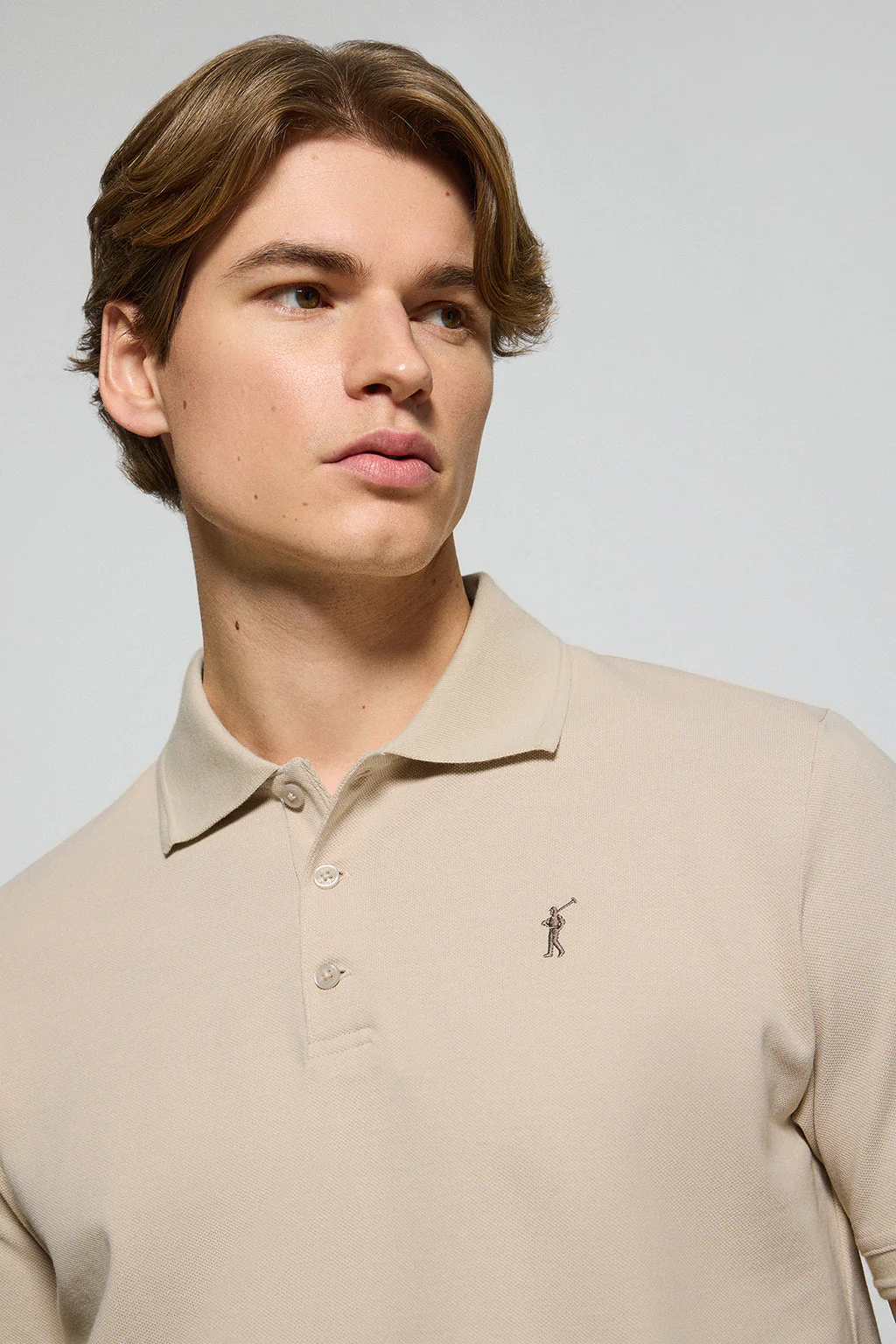 Polo de tres botones beige con logo bordado Rigby Go - Image 2