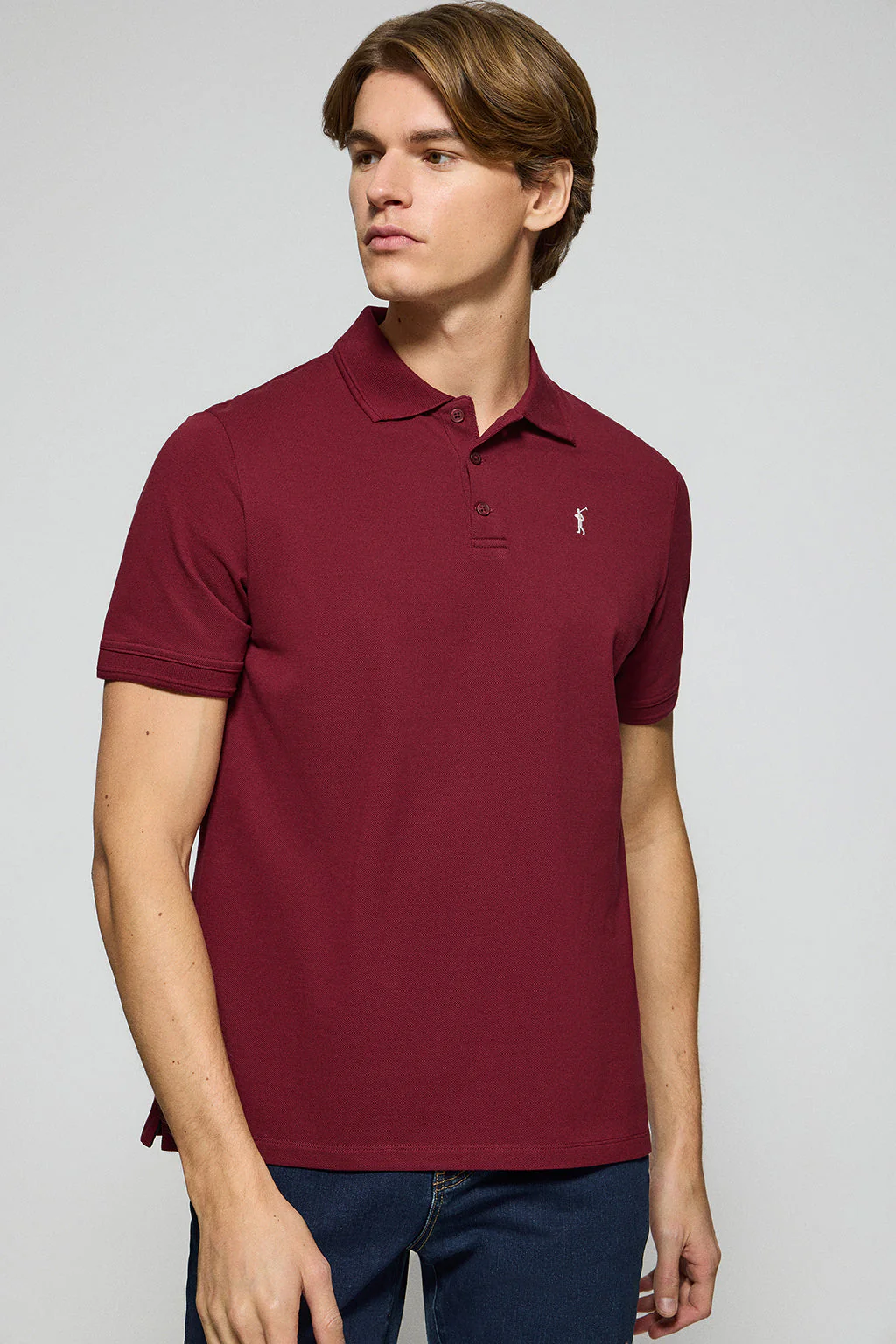 Polo de tres botones granate con logo bordado Rigby Go
