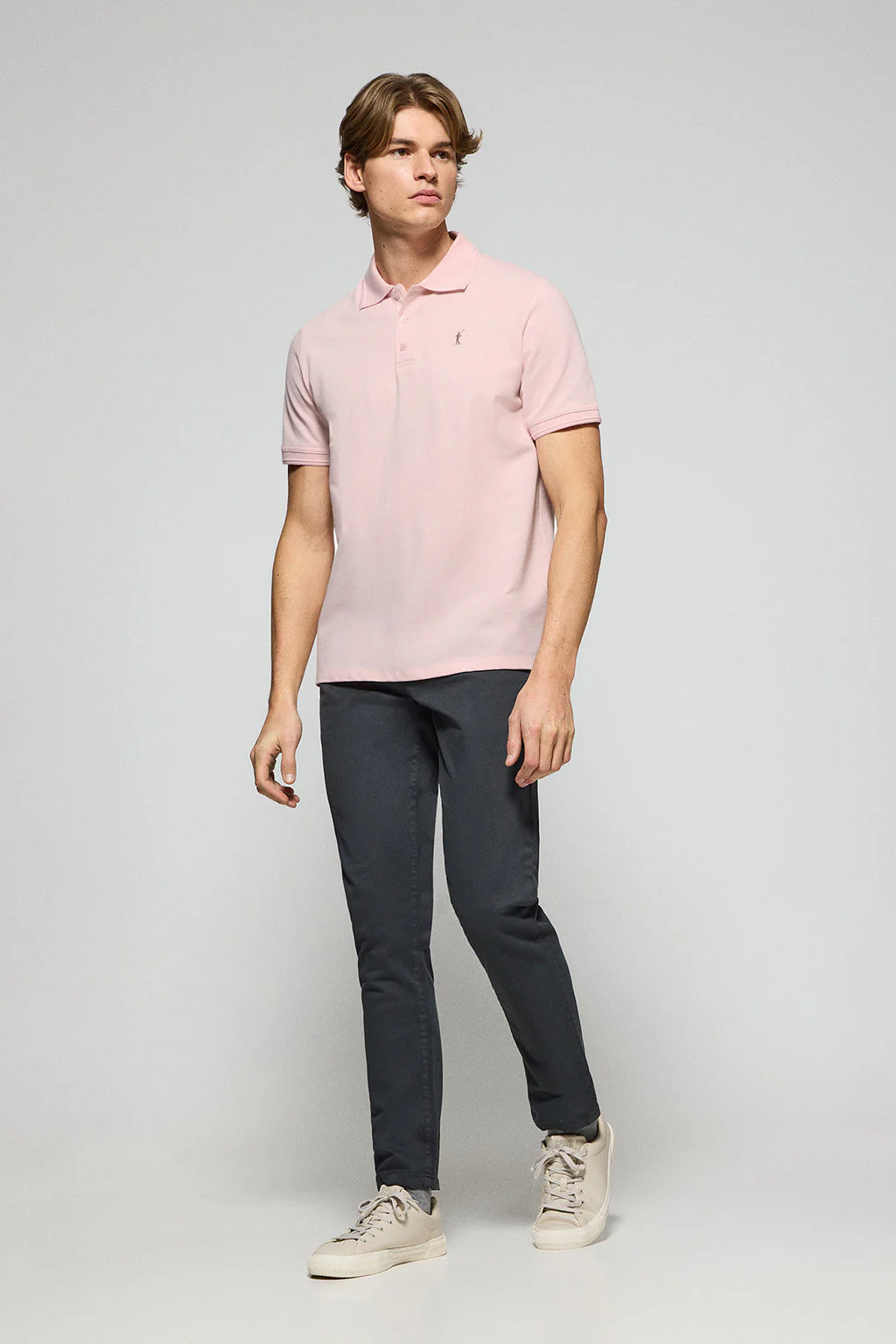 Polo de tres botones rosa vigoré con logo bordado Rigby Go - Image 3
