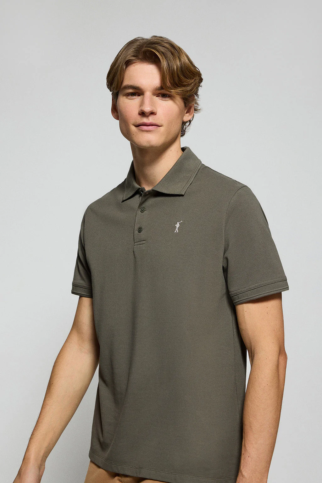 Polo de tres botones verde militar con logo bordado Rigby Go