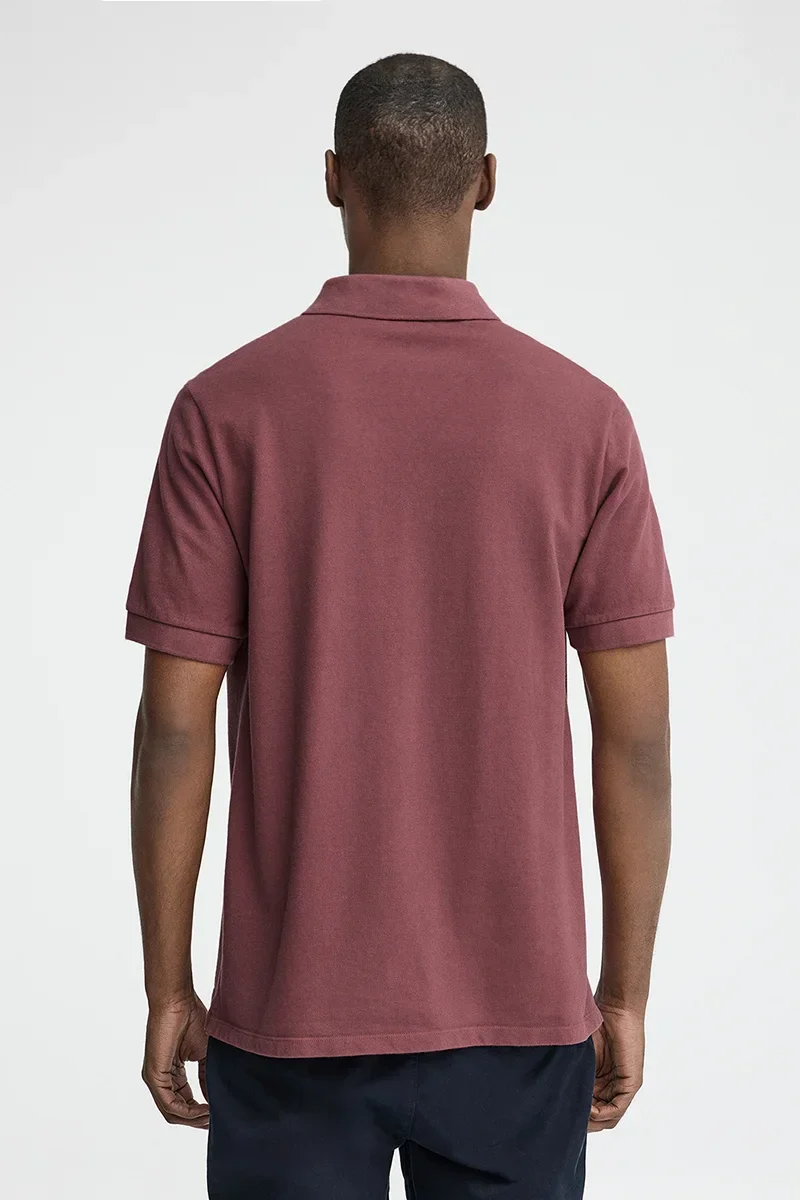 Polo rosa vino teñido en prenda con logo bordado Rigby Go - Image 5
