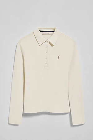 Polo Priyanka color crudo de cinco botones con bordado Rigby Go - Image 7