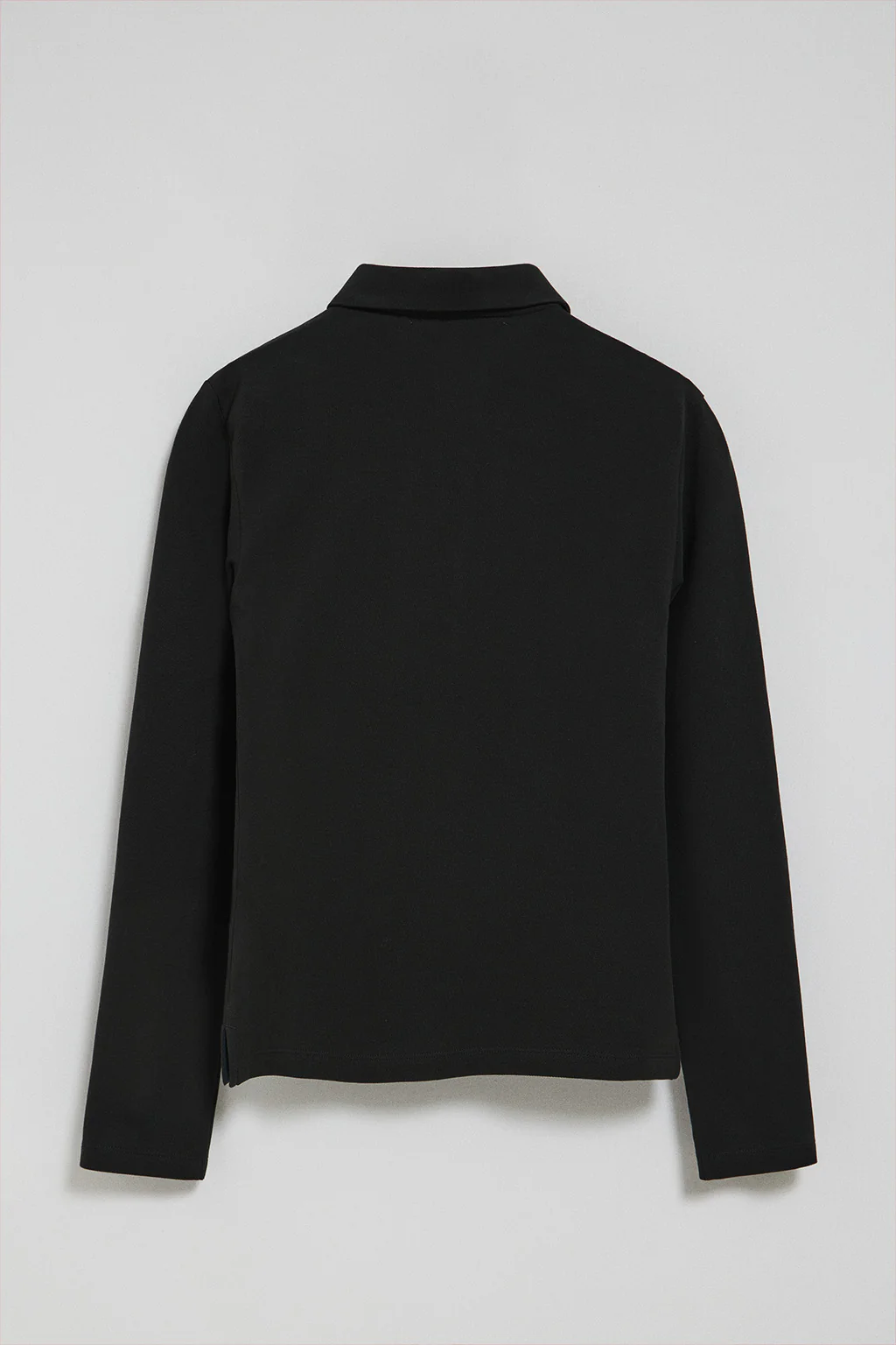 Polo Priyanka negro de cinco botones con bordado Rigby Go - Image 7