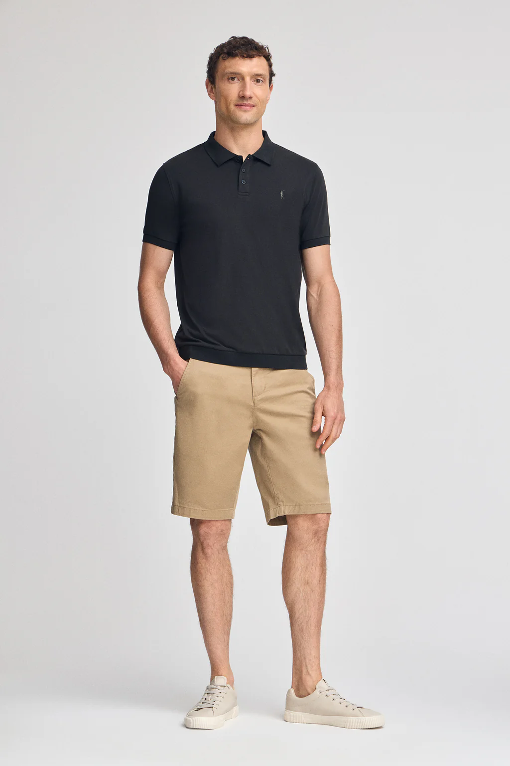 Polo negro con bordado Rigby Go - Image 3