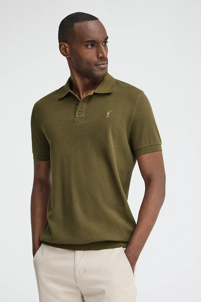 Polo cotolino caqui oscuro con bordado Rigby Go