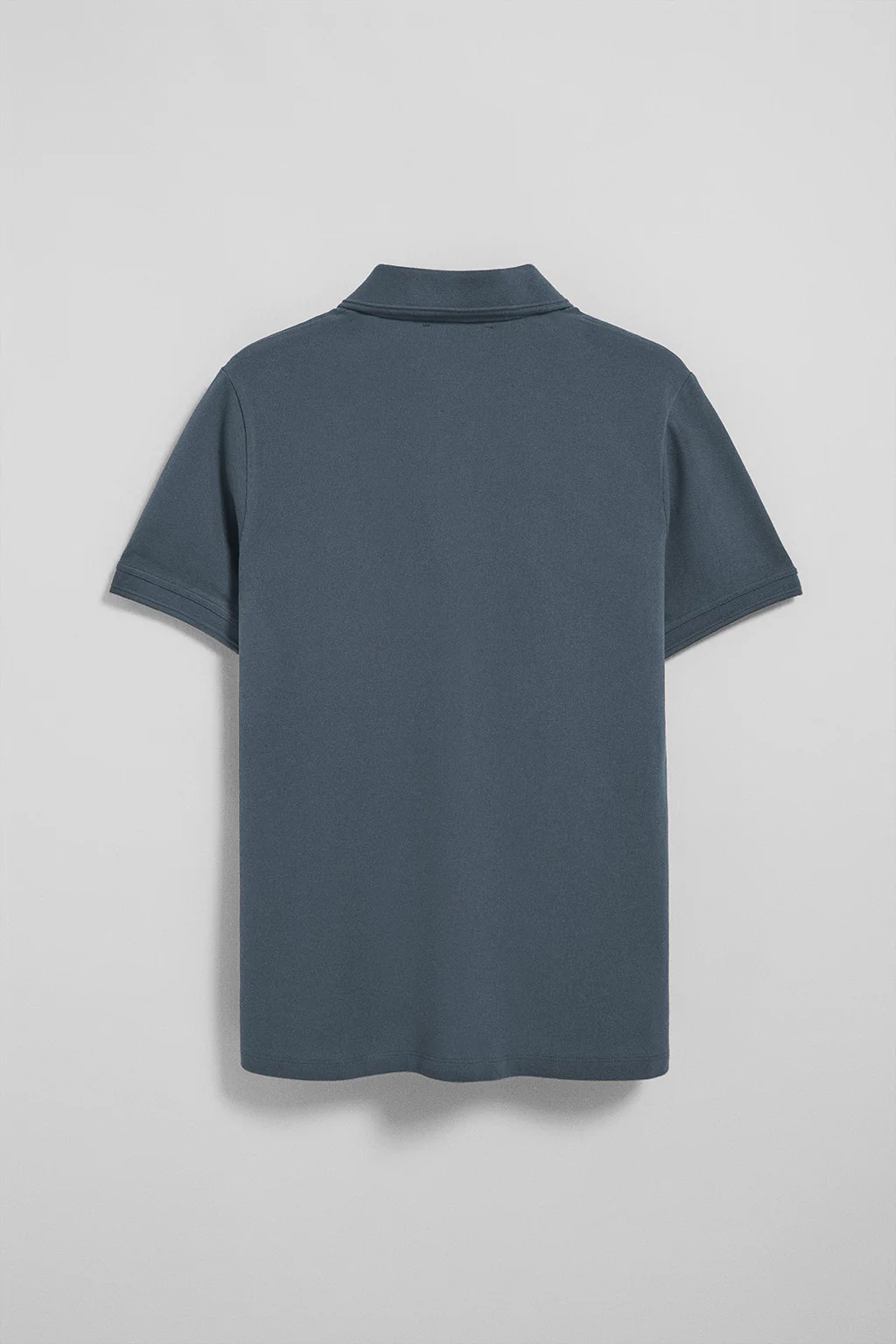 Polo azul denim de manga corta y tres botones con logo bordado Rigby Go - Image 9