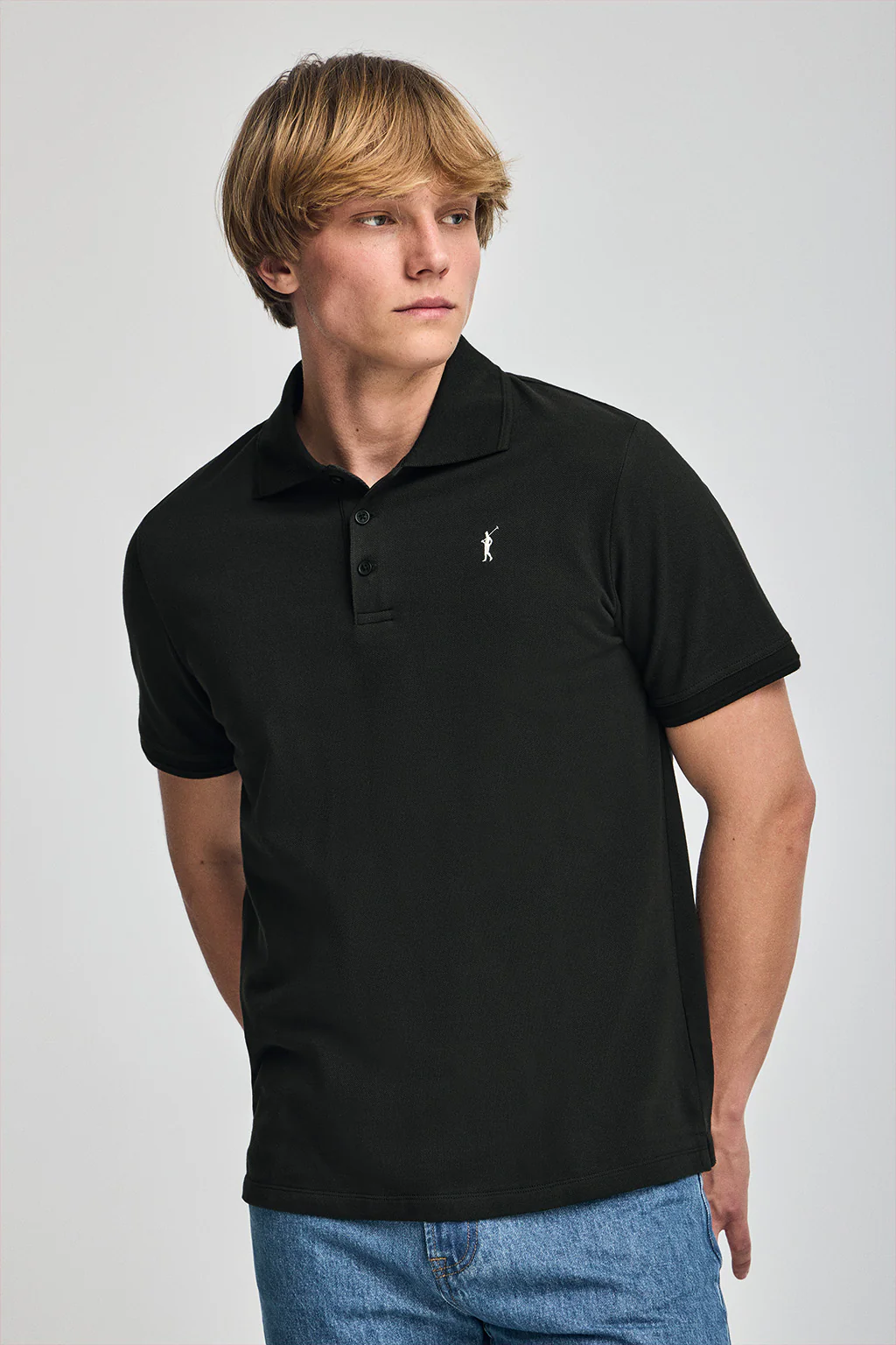 Polo negro de manga corta y tres botones con logo bordado Rigby Go