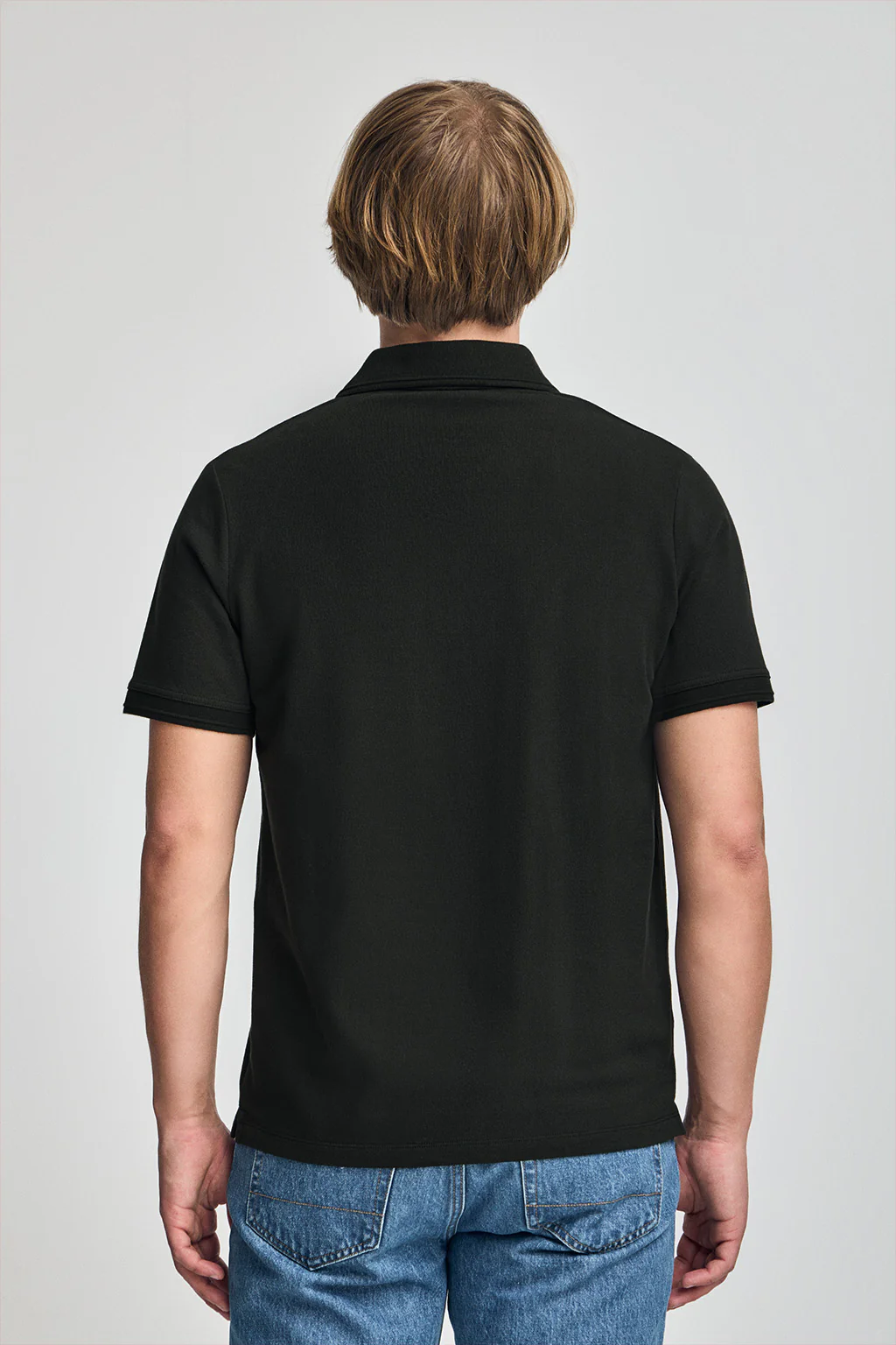 Polo negro de manga corta y tres botones con logo bordado Rigby Go - Image 2
