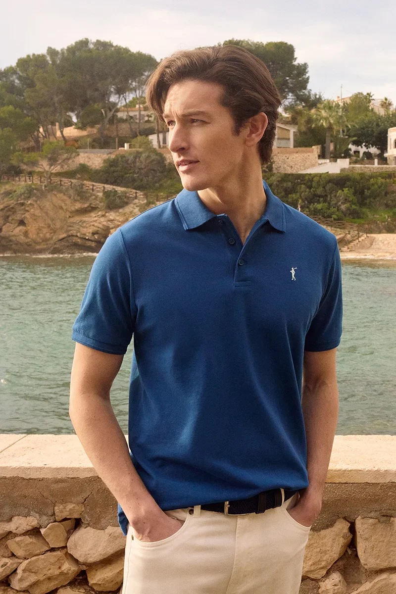 Polo azul índigo de manga corta con logo bordado Rigby Go - Image 6