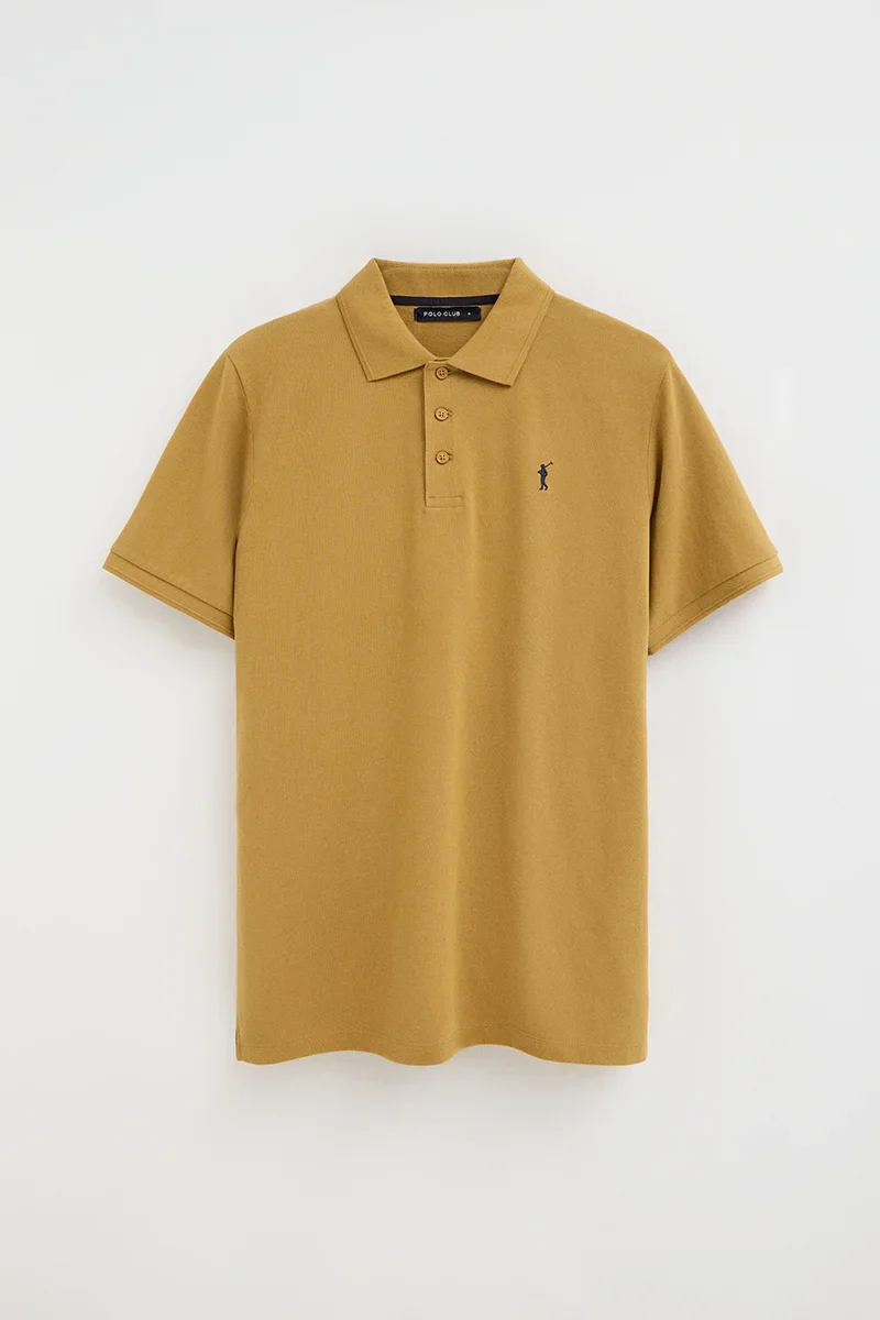 Polo color mostaza de manga corta con logo bordado Rigby Go - Image 5
