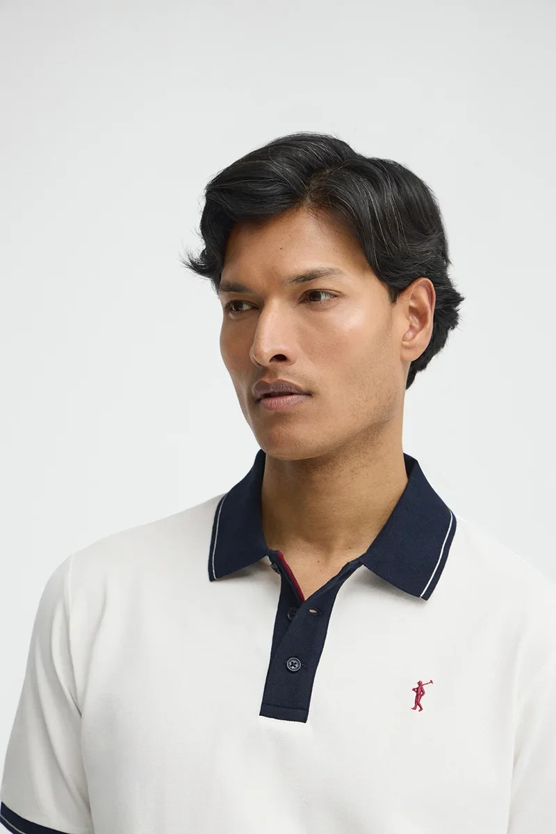 Polo color crudo con detalles a contraste y bordado Rigby Go - Image 3