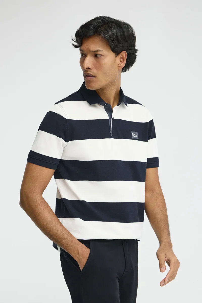 Polo de rayas azul marino y color crudo con parche denim Polo Club